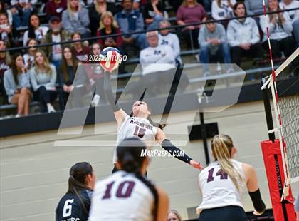 Thumbnail 2 in Davenport vs. Calallen (UIL 4A Regional Semi-Final) photogallery.