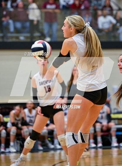 Thumbnail 1 in Davenport vs. Calallen (UIL 4A Regional Semi-Final) photogallery.