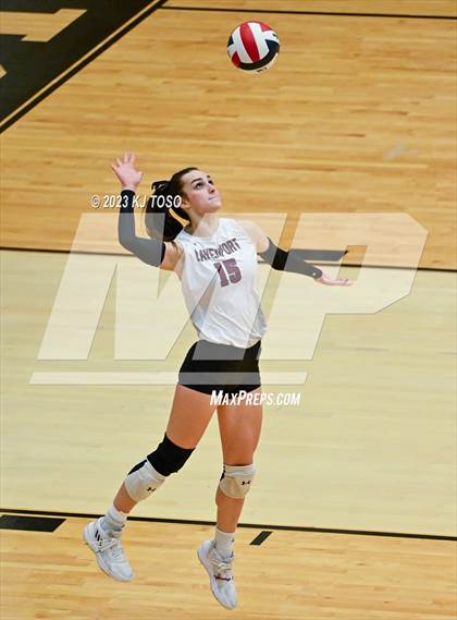 Thumbnail 1 in Davenport vs. Calallen (UIL 4A Regional Semi-Final) photogallery.