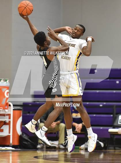 Thumbnail 2 in Montverde Academy vs. Sunrise Christian Academy (Montverde Annual Invitational Tournament) photogallery.