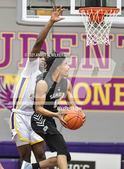 Thumbnail 2 in Montverde Academy vs. Sunrise Christian Academy (Montverde Annual Invitational Tournament) photogallery.