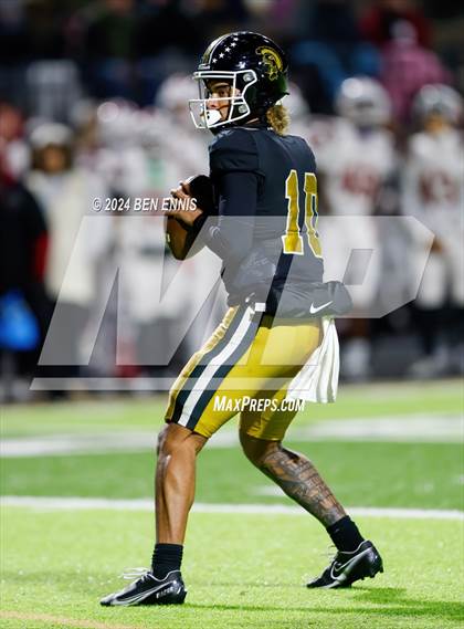 Thumbnail 3 in Hillgrove vs. Carrollton (GHSA 6A Quarterfinals) photogallery.