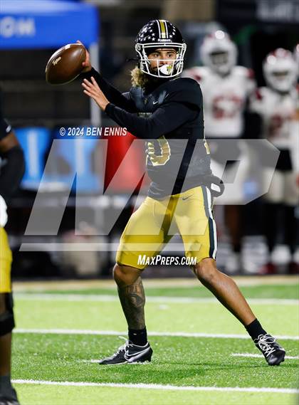 Thumbnail 3 in Hillgrove vs. Carrollton (GHSA 6A Quarterfinals) photogallery.