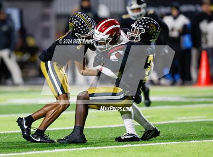 Thumbnail 2 in Hillgrove vs. Carrollton (GHSA 6A Quarterfinals) photogallery.