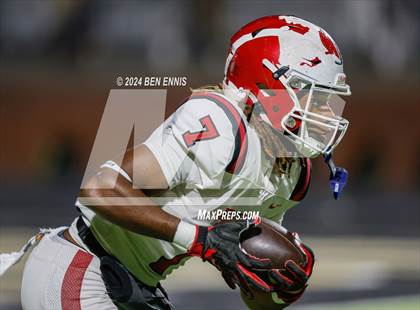 Thumbnail 1 in Hillgrove vs. Carrollton (GHSA 6A Quarterfinals) photogallery.