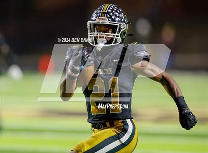 Thumbnail 3 in Hillgrove vs. Carrollton (GHSA 6A Quarterfinals) photogallery.