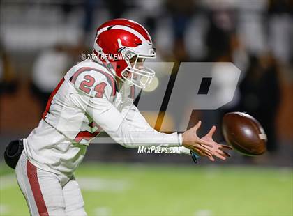 Thumbnail 3 in Hillgrove vs. Carrollton (GHSA 6A Quarterfinals) photogallery.