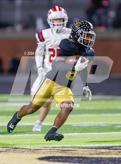 Thumbnail 2 in Hillgrove vs. Carrollton (GHSA 6A Quarterfinals) photogallery.