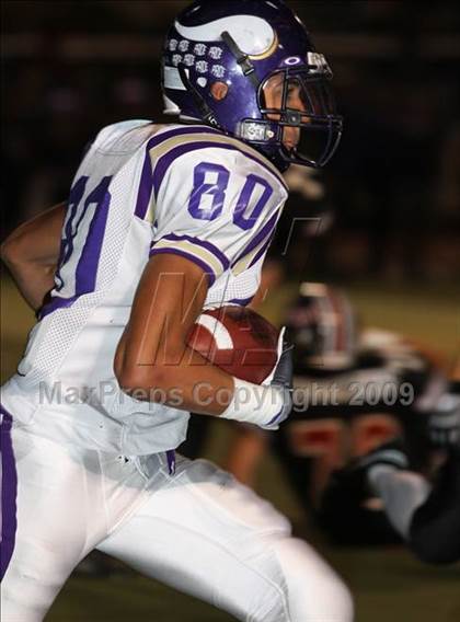 Thumbnail 3 in Hart vs. Valencia photogallery.