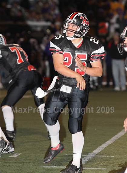 Thumbnail 2 in Hart vs. Valencia photogallery.