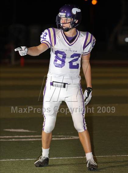 Thumbnail 2 in Hart vs. Valencia photogallery.