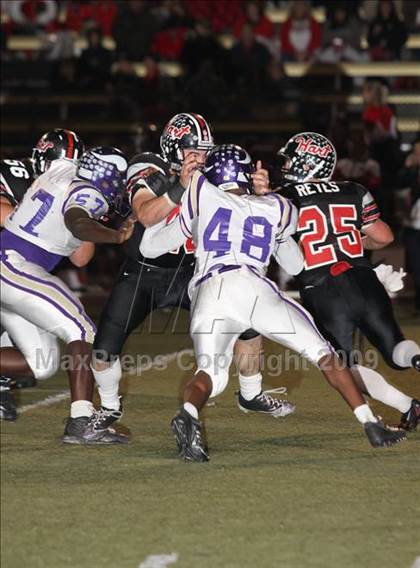 Thumbnail 2 in Hart vs. Valencia photogallery.