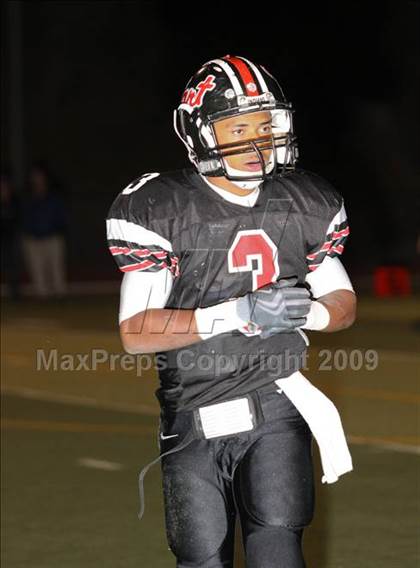 Thumbnail 3 in Hart vs. Valencia photogallery.