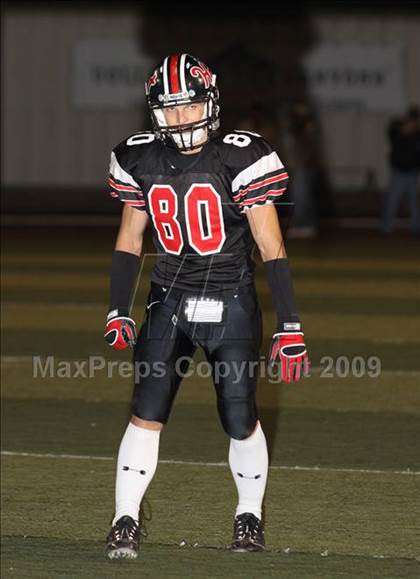 Thumbnail 3 in Hart vs. Valencia photogallery.