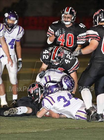 Thumbnail 3 in Hart vs. Valencia photogallery.