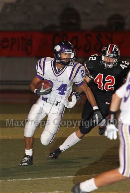 Thumbnail 2 in Hart vs. Valencia photogallery.