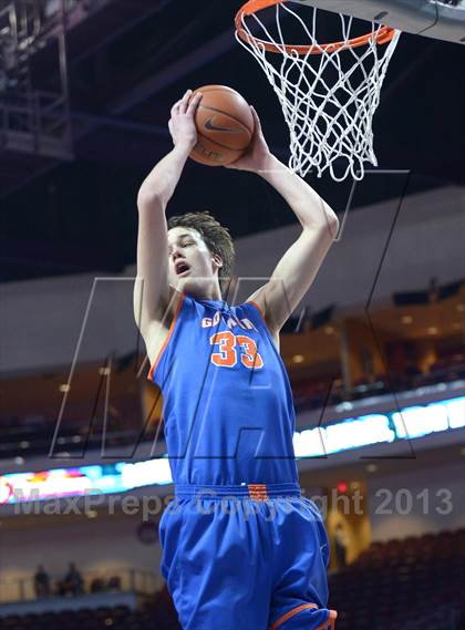 Thumbnail 2 in Bishop O'Dowd vs. Bishop Gorman (Tarkanian Classic) photogallery.