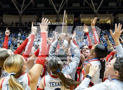 Thumbnail 3 in Wimberley vs. Randall (UIL 4A Volleyball Division II Final Medal Ceremony) photogallery.