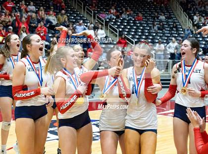 Thumbnail 3 in Wimberley vs. Randall (UIL 4A Volleyball Division II Final Medal Ceremony) photogallery.