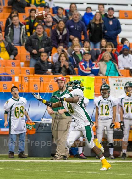 Thumbnail 2 in Williamsville North vs. Queensbury (NYSPHSAA Class A Final) photogallery.