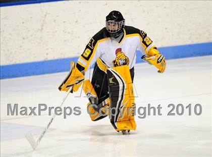 Thumbnail 3 in Trumbull vs. Amity (CIAC Division 2 Semifinal) photogallery.