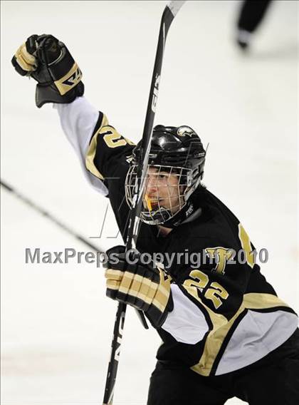 Thumbnail 2 in Trumbull vs. Amity (CIAC Division 2 Semifinal) photogallery.