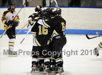 Thumbnail 2 in Trumbull vs. Amity (CIAC Division 2 Semifinal) photogallery.