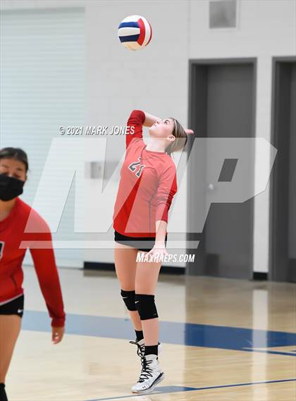 Thumbnail 3 in Phoenix Country Day vs. Tonopah Valley (JV) photogallery.