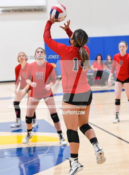 Thumbnail 2 in Phoenix Country Day vs. Tonopah Valley (JV) photogallery.
