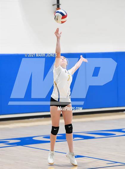 Thumbnail 2 in Phoenix Country Day vs. Tonopah Valley (JV) photogallery.