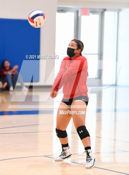Thumbnail 3 in Phoenix Country Day vs. Tonopah Valley (JV) photogallery.