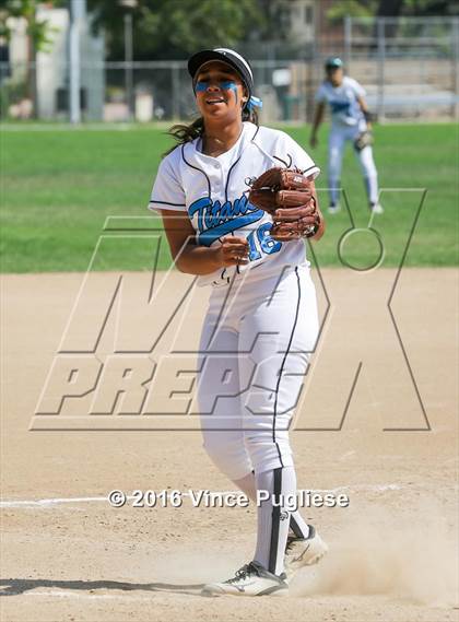 Thumbnail 3 in Grand Terrace @ Burroughs (CIF SS D3 Semifinal) photogallery.