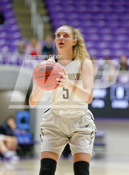 Thumbnail 2 in Pine View vs. Desert Hills (UHSAA 4A Semifinal) photogallery.