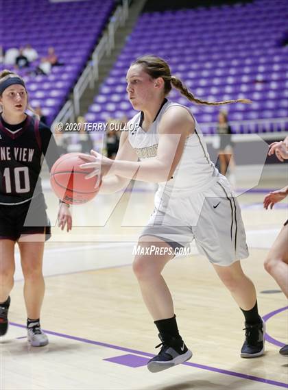 Thumbnail 1 in Pine View vs. Desert Hills (UHSAA 4A Semifinal) photogallery.