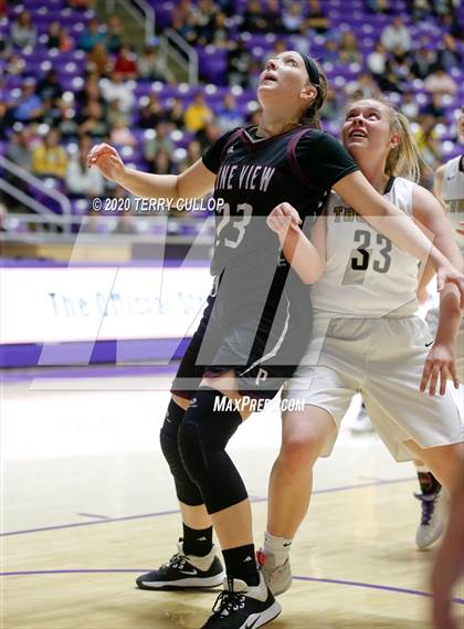 Thumbnail 2 in Pine View vs. Desert Hills (UHSAA 4A Semifinal) photogallery.