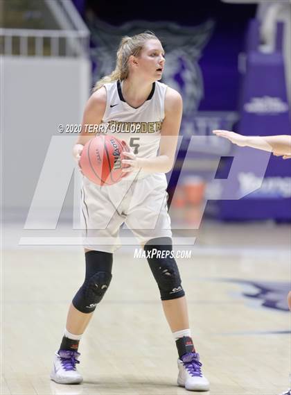 Thumbnail 1 in Pine View vs. Desert Hills (UHSAA 4A Semifinal) photogallery.