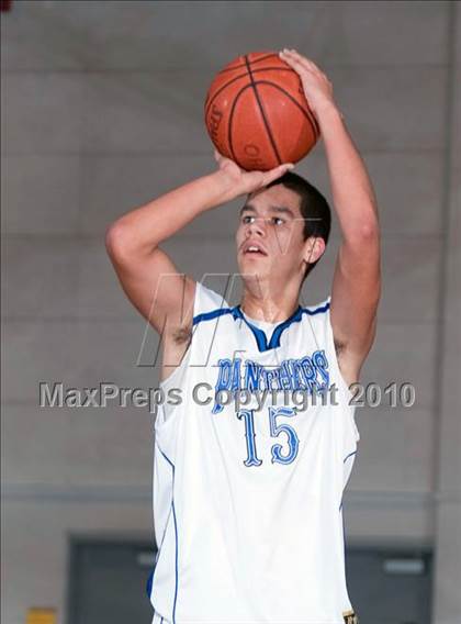 Thumbnail 1 in Claremont vs. Diamond Ranch (Orange Holiday Classic) photogallery.