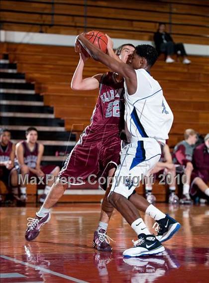 Thumbnail 2 in Claremont vs. Diamond Ranch (Orange Holiday Classic) photogallery.
