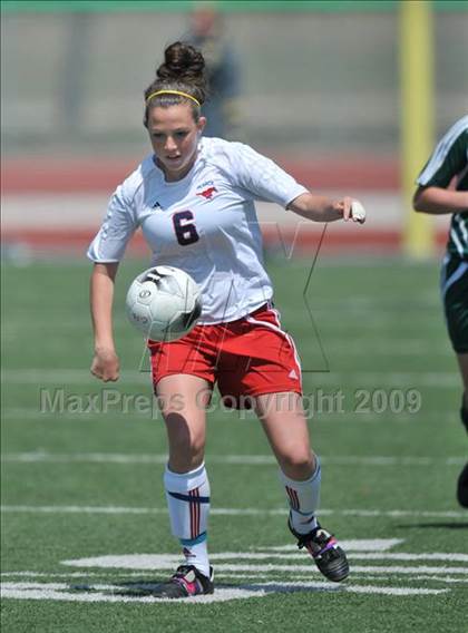 Thumbnail 1 in Pearce vs. Longview (Class 4A, Region II Finals) photogallery.