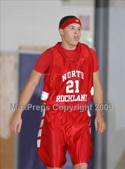 Thumbnail 3 in Warwick vs. North Rockland (Warwick Valley Coaches vs. Cancer Tip-Off Classic) photogallery.