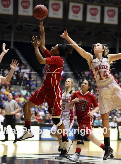 Thumbnail 2 in Maize vs. South (KSHSAA 6A Final) photogallery.