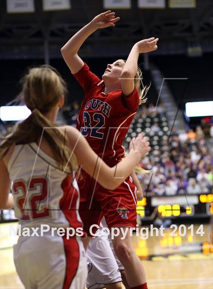 Thumbnail 2 in Maize vs. South (KSHSAA 6A Final) photogallery.