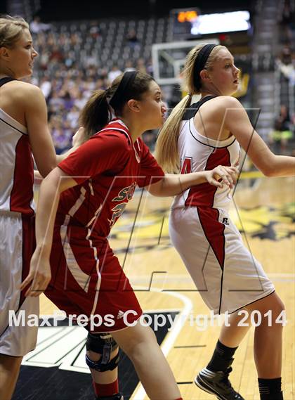 Thumbnail 2 in Maize vs. South (KSHSAA 6A Final) photogallery.