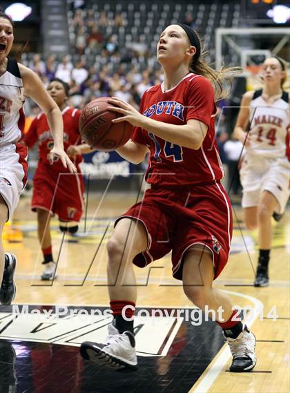 Thumbnail 3 in Maize vs. South (KSHSAA 6A Final) photogallery.