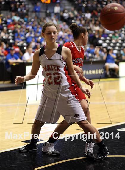 Thumbnail 3 in Maize vs. South (KSHSAA 6A Final) photogallery.