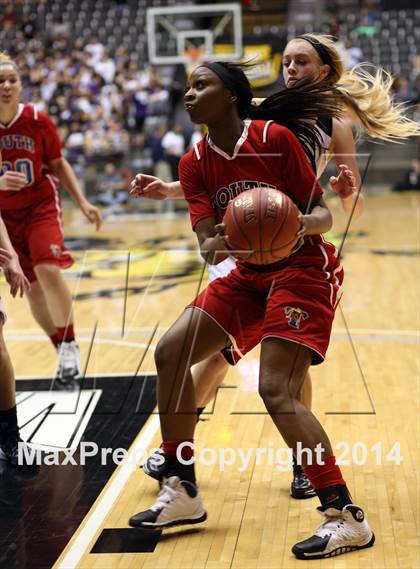 Thumbnail 2 in Maize vs. South (KSHSAA 6A Final) photogallery.