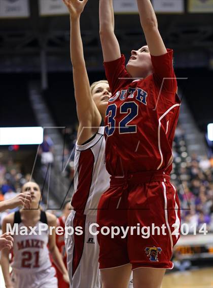 Thumbnail 1 in Maize vs. South (KSHSAA 6A Final) photogallery.