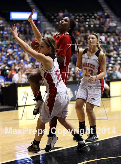 Thumbnail 3 in Maize vs. South (KSHSAA 6A Final) photogallery.