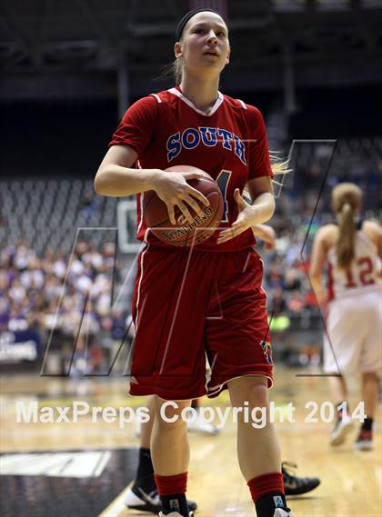 Thumbnail 3 in Maize vs. South (KSHSAA 6A Final) photogallery.