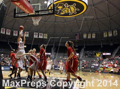 Thumbnail 1 in Maize vs. South (KSHSAA 6A Final) photogallery.